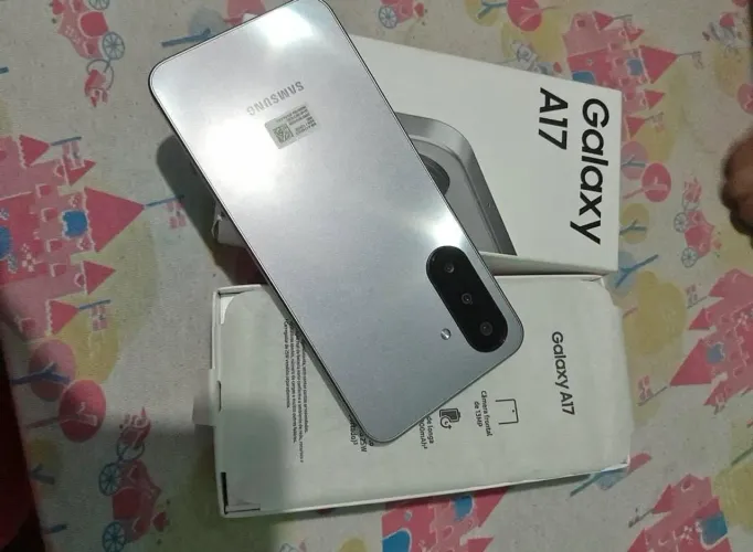 Vendo u. Celular A17 com a caixa