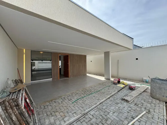 Linda casa com três suítes 509 Sul (A)