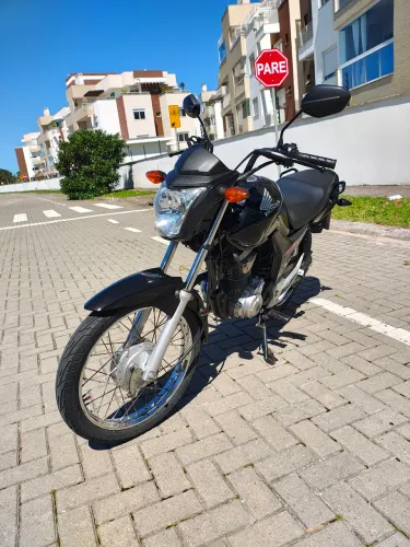 Vendo CG Start 2016, segundo dono, moto original, super inteira, só rodar... R$ 10.800