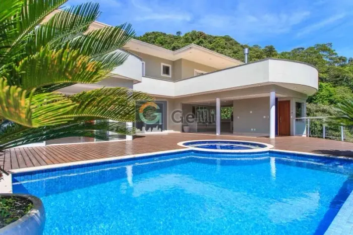Casa em condomínio- Petrópolis, Quitandinha