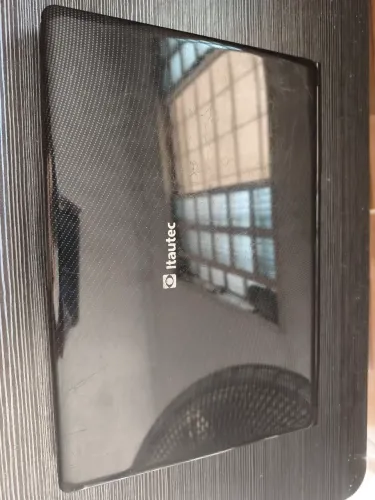 Notebook Itautec: i5 2.50Ghz, 10gb de RAM, SSD 240gb.