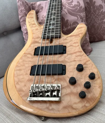 Baixo Yamaha TRB 1005j super conservado