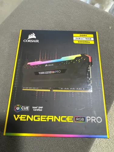 Memória ram corsair vengeance rgb pro 16GB 2x8