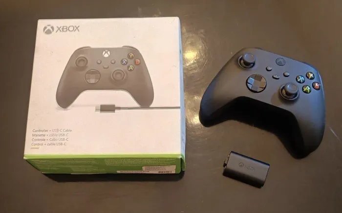 Controle Xbox Series S/X (com caixa e bateria original)