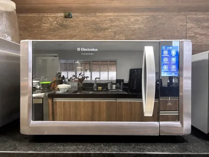 Micro-ondas Grill Inox Electrolux 42L