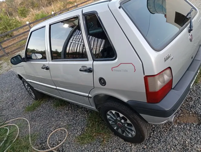 Fiat Uno Mille Grazie 1.0 Fire Flex 8V 4P 2013