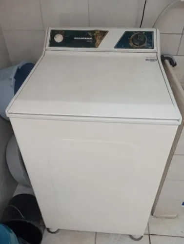 Vendo Máquina de Lavar roupas (modelo antiga) funcionando