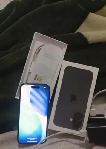 Apple iPhone 16 128GB Preto 6,1" 48MP iOS 5GApple iPhone 16 128GB Preto 6,1" 48MP iOS 5G