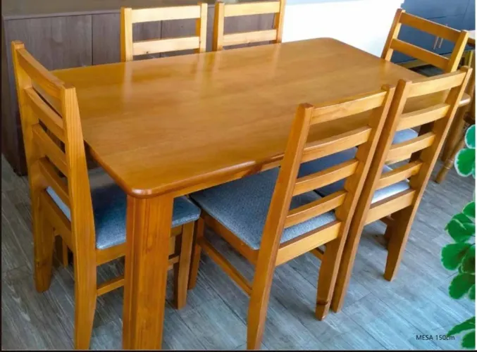 Mesa de madeira C/6 Cadeiras