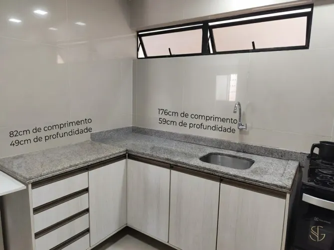 Bancada em Granito com Pia de Inox