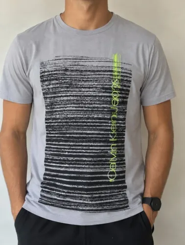 CALVIN KLEIN EM PROMOÇÃO - CAMISETA -