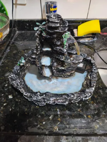 Fonte De Água Cascata Pedra Em Resina Decorativa Com Bomba