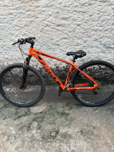 Mountain Bike First Aro 29 - Alumínio 6061, 12 Velocidades e Suspensão com Trava