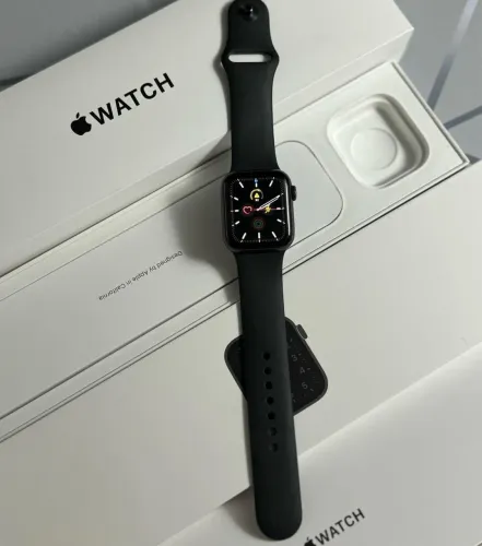 Apple Watch SE2 44 mm Versão GPS + Celular Novo