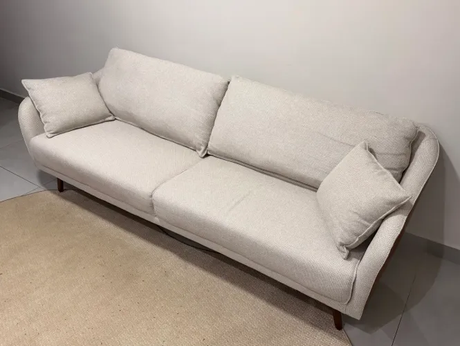 Sofá living 2,30m - Linho detalhes em couro