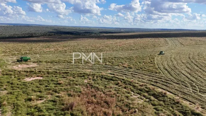 Fazenda à venda em Novo São Joaquim, Centro, com 3 quartos, com m²
