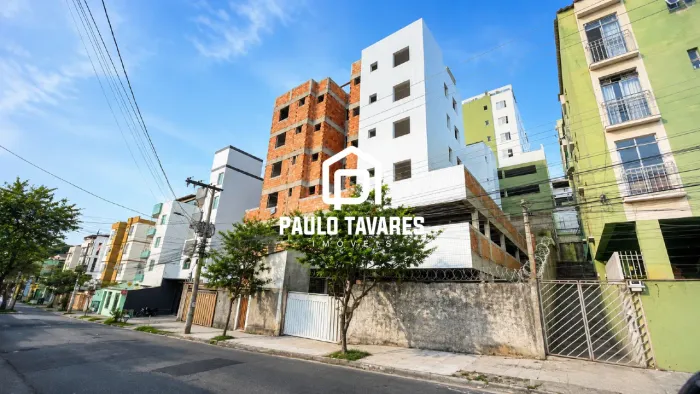 Área privativa de 02 quartos à venda no Bairro Havaí, Belo Horizonte (BH)