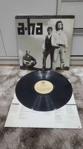 LP A-HA East of the Sun, West of the Moon em Ótimo Estado