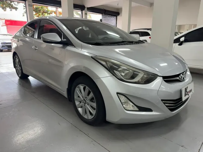 Hyundai Elantra GLS 2.0 16V Flex Aut. 2014