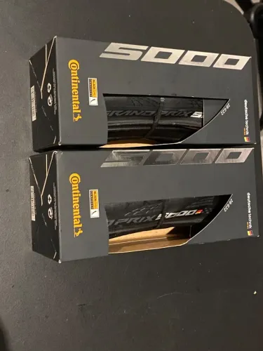 Pneu Continental GP5000 Tubeless 700x28 par