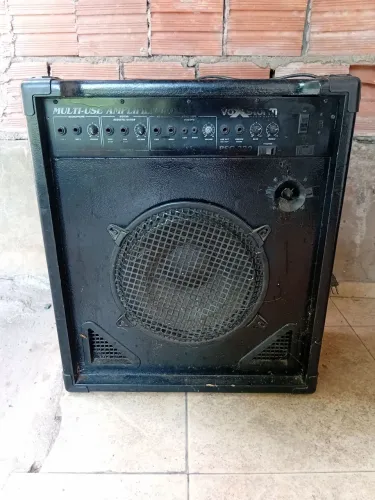 Caixa som amplificada