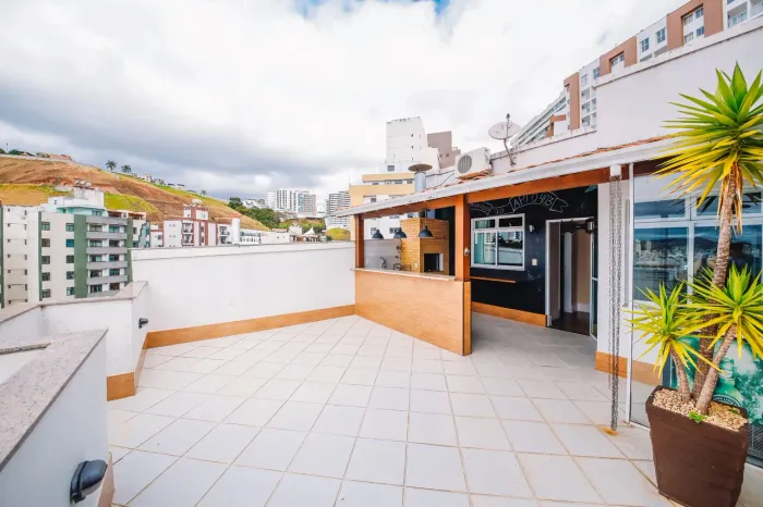 Cobertura duplex com gourmet e vista da região para locação