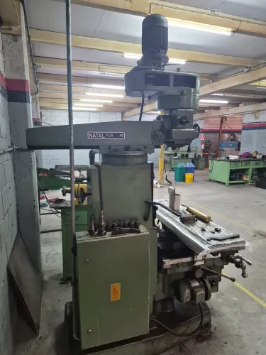 FRESADORA FERRAMENTEIRA UNIVERSAL FUV-40