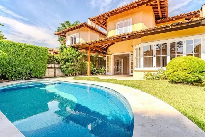 Casa de Condomínio com 4 quartos, Jardim Luzitânia - São Paulo