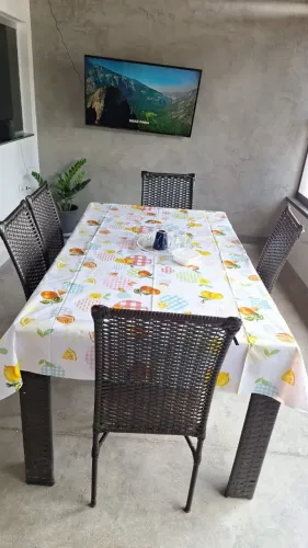 Vendo mesa de jantar