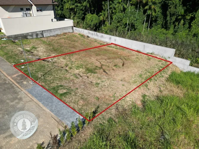 Terreno com projeto aprovado em condomínio fechado com lazer completo em Blumenau!