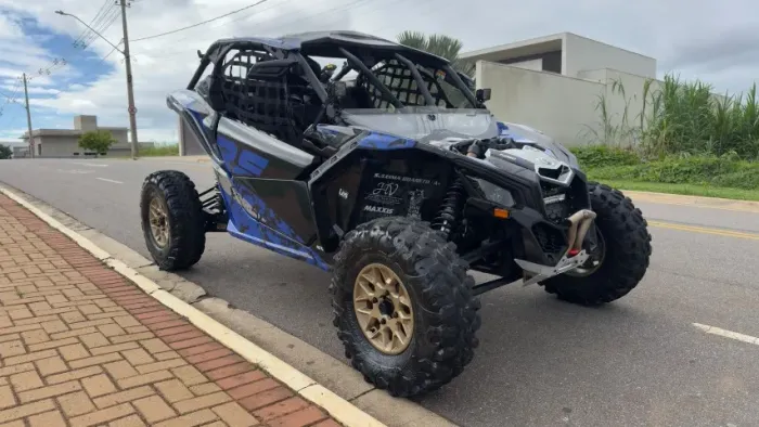UTV Maverick X3 RS