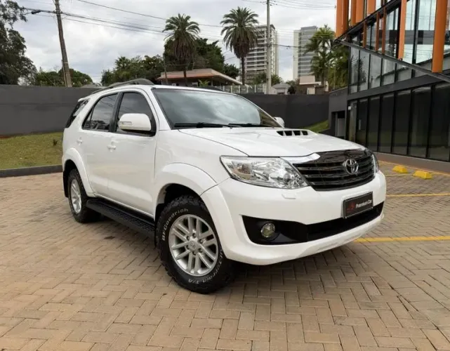 Toyota Hilux SW4 SRV D4-d 4X4 3.0 TDI Dies. AUT 2013