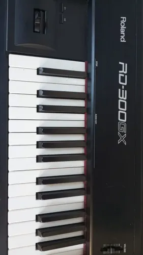Piano Digital Roland RD 300 GX