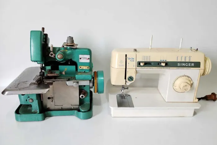 Máquinas de costura Overlock e Singer