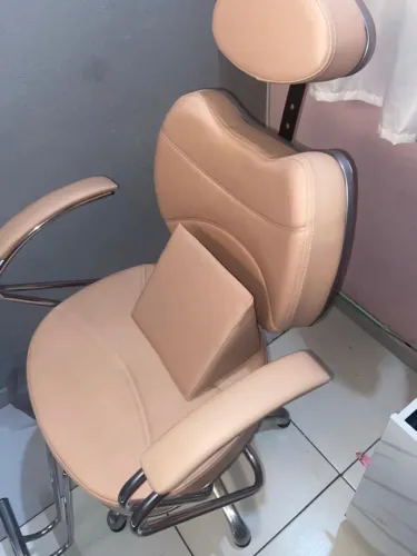 Cadeira reclinável maquiagem/ design de sobrancelhas