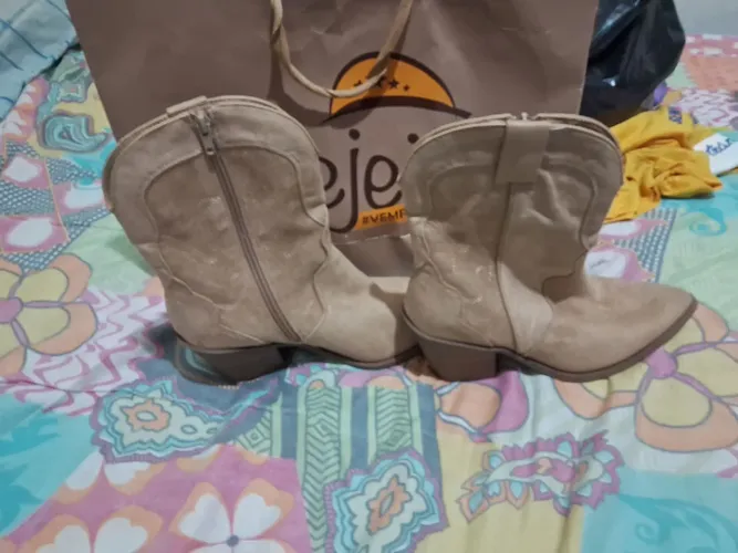 Vendo bota nova - tamanho: 38/39
