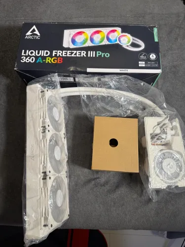 Water Cooler Artic Liquid Freezer lll Pro 360 A-RGB *4 MESES DE USO APENAS*