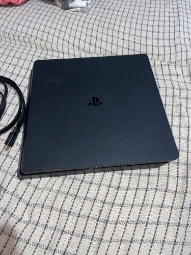 PS4 Slim muito conservado!