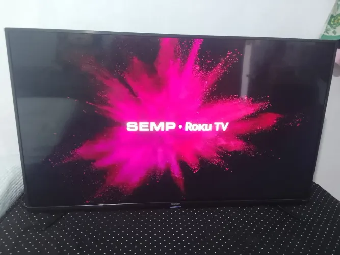 Smart tv semp roku 50 polegadas,em perfeito estado!!!
