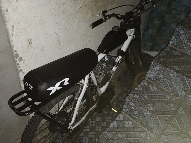 Vendo bike com motor tá zero só pegar e andar