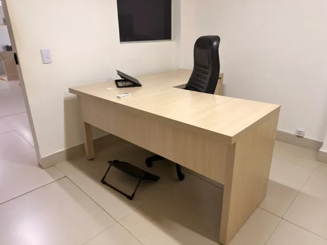 Mesa escritório planejado marfim