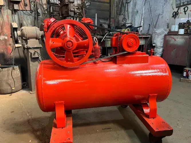 Compressor de ar industrial 10 pes Schulz comp motor de 2 cv Weg trifasico