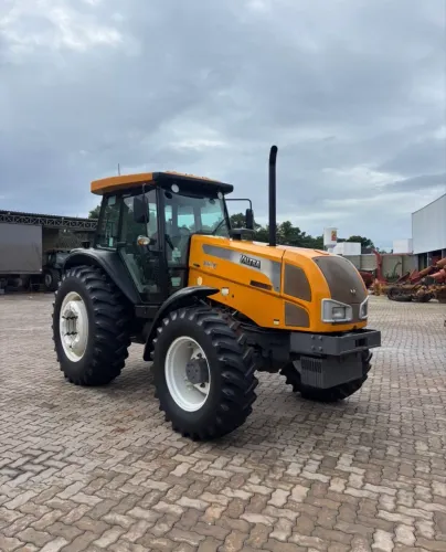 Trator Valtra BM110 2013 - Entrada 10%