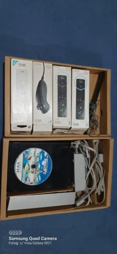 Nintendo Wii Desbloqueado + 3 Controles + Guitarra + 3 Jogos + Acessórios