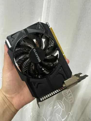 Placa de vídeo r7 360 gigabyte LEIA A DESCRIÇÃO