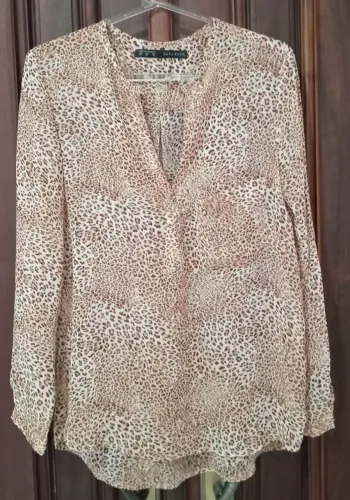 Blusa Feminina com transparência Tamanho P Desapego Usada Zara estampa animal