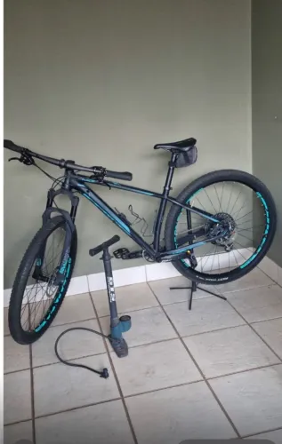 VENDE SE BIKE AZUL LINDÍSSIMA 