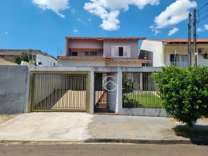 Casa com 3 dormitórios à venda, 189 m² por R$ 690.000 - Coroados - Londrina/PR