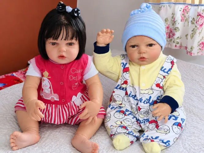 Kit 2 Bebês Reborn Menino e Menina