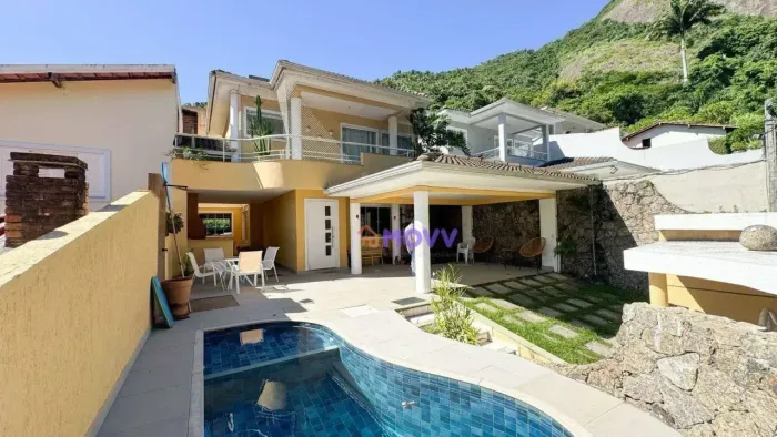 Casa com 4 quartos para alugar, 250 m² por R$ 15.000/mês - Itacoatiara - Niterói/RJ